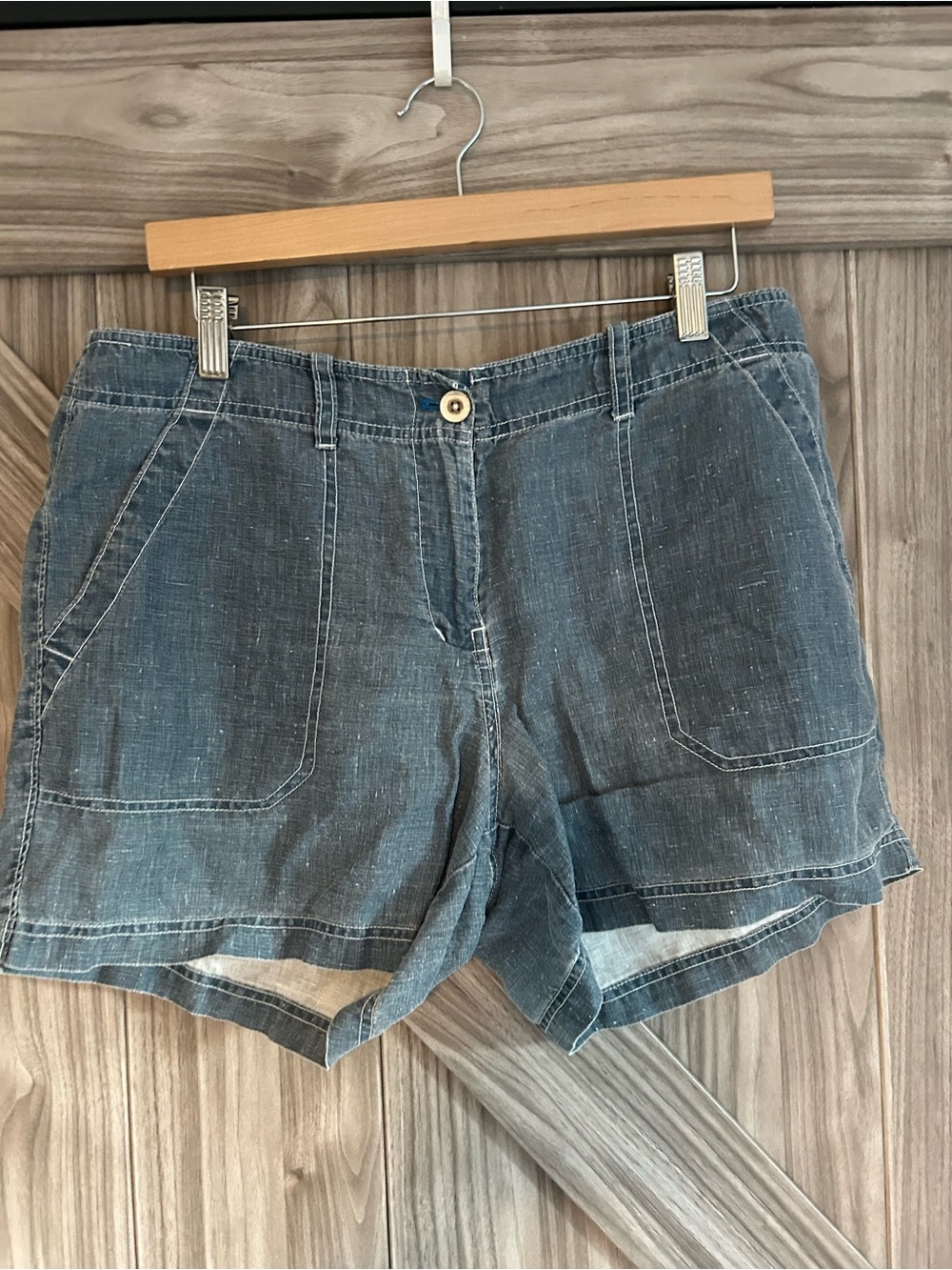 Tommy Bahama 100% Linen Blue Slub Casual Shorts - Size 10